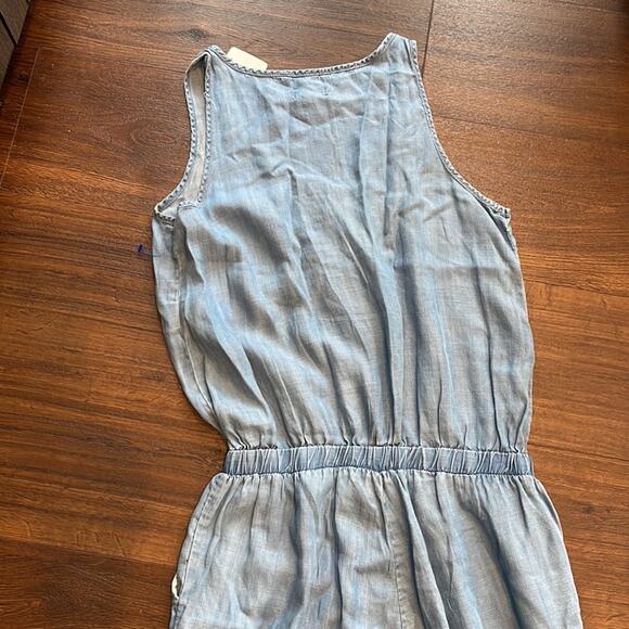 Cisono Pre loved Sleeveless Jumpsuit with Pockets in a thin Denim fabric. - Picture 7 of 9